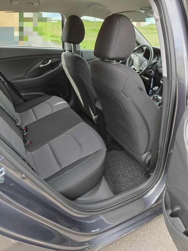 Gebraucht Hyundai i30 101 PS (74 kW) 2017 Kleinwagen