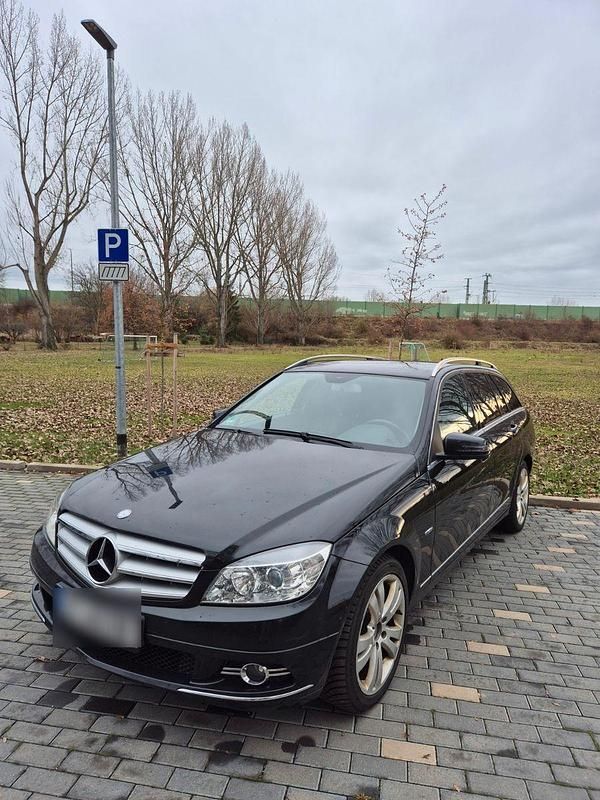 Schwarz Gebraucht 2010 Mercedes C200 Kombi | 6.900 € (Guter Preis) - Bild 1/4