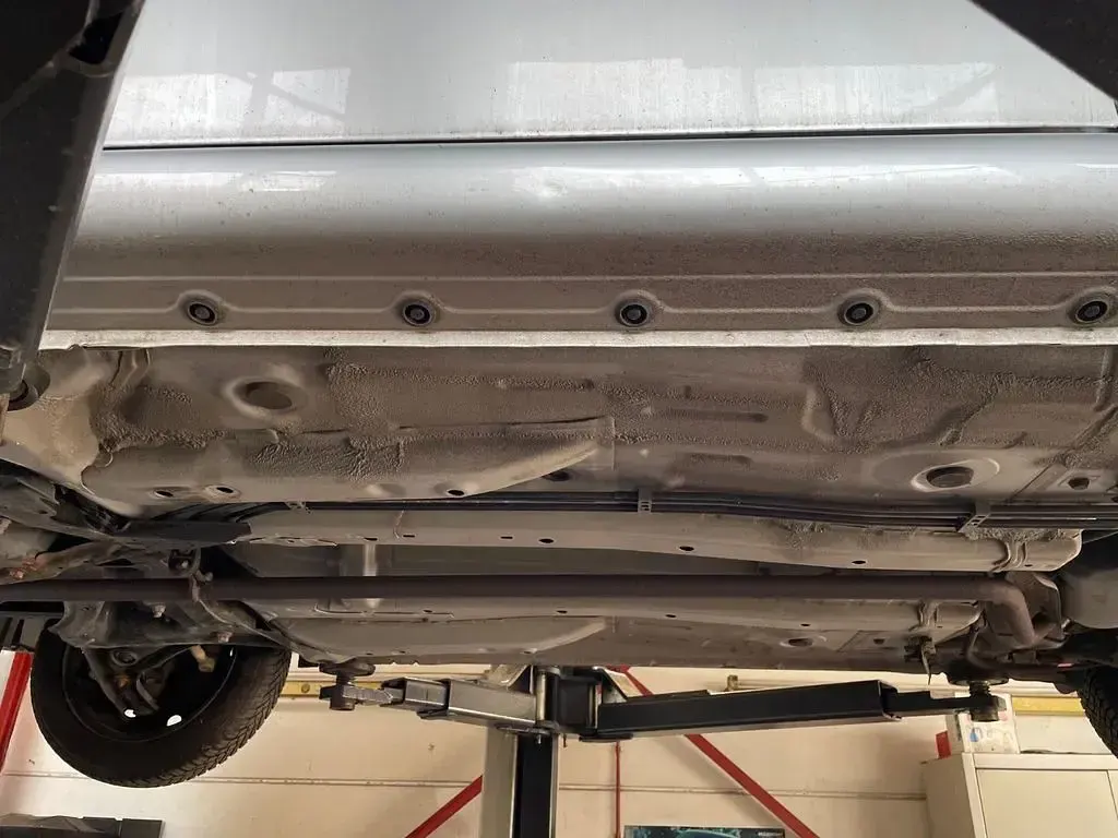 Gebraucht Toyota Aygo 68 PS (50 kW) 2012 Silber Kleinwagen