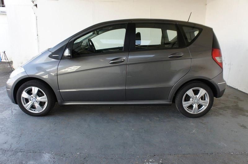 Gebraucht Mercedes A180 Avantgarde 109 PS (80 kW) 2011 Grau Limousine