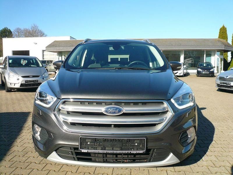 Gebraucht Ford Kuga Titanium 175 PS (128 kW) 2018 Schwarz SUV