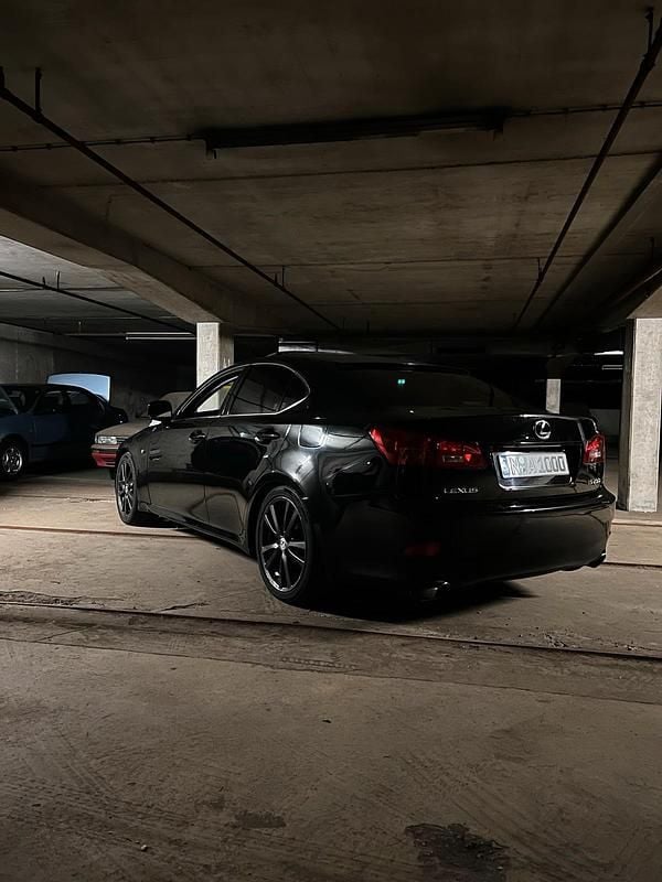 Schwarz Gebraucht 2006 Lexus IS250 Luxury Line Limousine | 4.999 € (Fairer Preis) - Bild 1/4