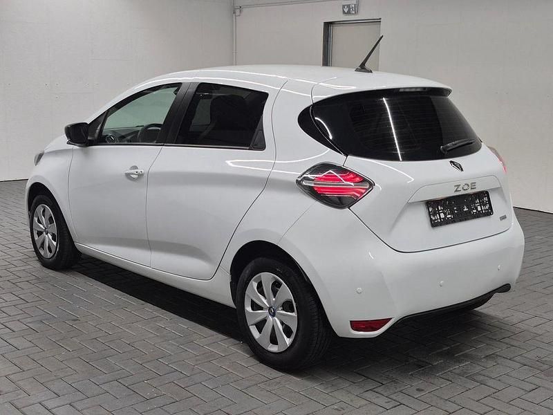 Gebraucht Renault Zoe 50 kW (69 PS) 2020 Weiß Kleinwagen