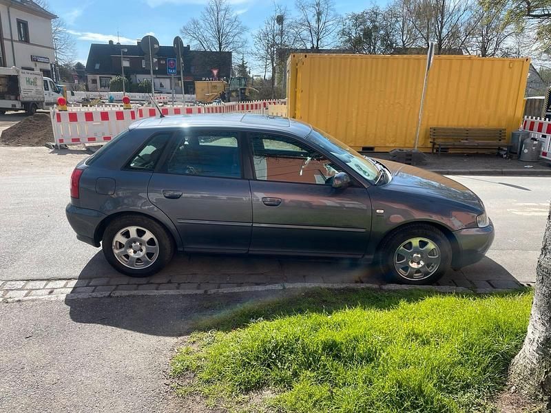 Gebraucht Audi A3 130 PS (95 kW) 2001 Andere farben Kleinwagen