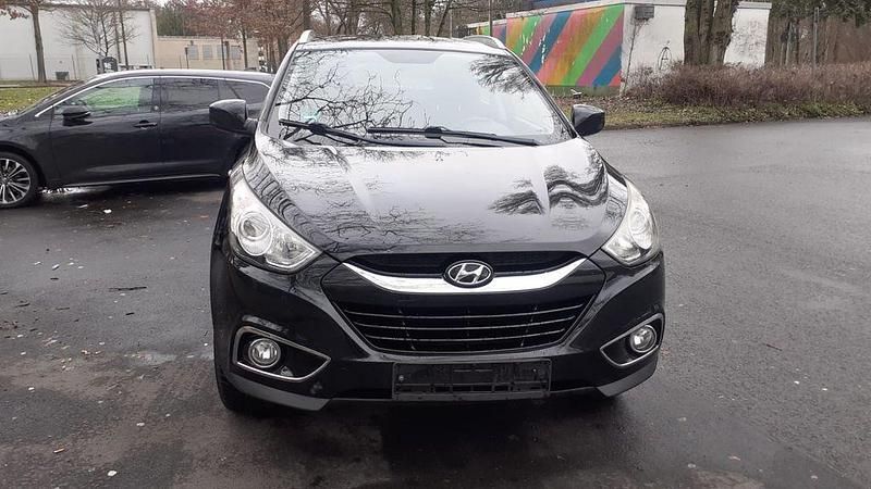 Gebraucht Hyundai Tucson 162 PS (119 kW) 2010 Schwarz SUV