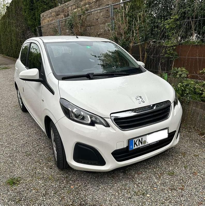 Weiß Gebraucht 2017 Peugeot 108 Active Kleinwagen | 6.450 € (Fairer Preis) - Bild 1/4