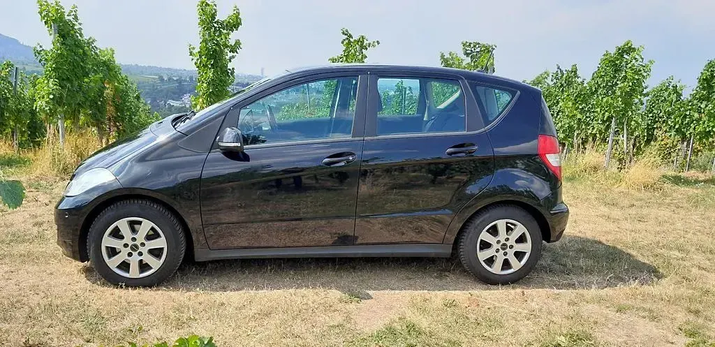 Gebraucht Mercedes A180 116 PS (85 kW) 2011 Schwarz Kleinwagen