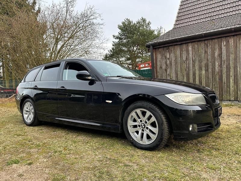 Gebraucht BMW 316 116 PS (85 kW) 2012 Schwarz Kombi