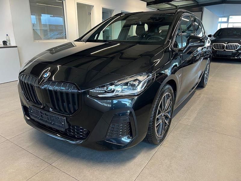 Schwarz Gebraucht 2024 BMW 218 Active Tourer M Sport Van / Kleinbus | 26.990 € (Fairer Preis) - Bild 1/4