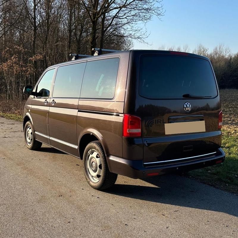 Second-hand VW Multivan 180 CP (132 kW) 2011 Maro Monovolum