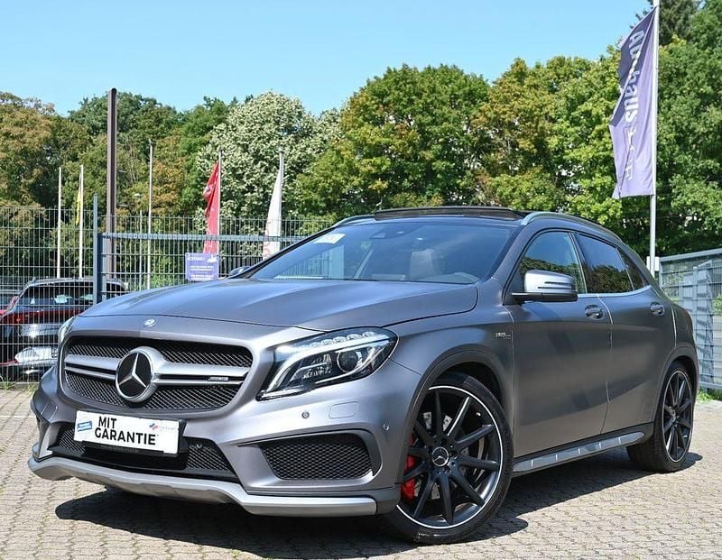 Grau Gebraucht 2016 Mercedes GLA45 AMG AMG SUV | 26.999 € (Fairer Preis) - Bild 1/4