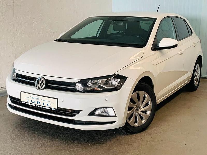 Weiß Gebraucht 2020 VW Polo Comfortline Limousine | 11.400 € (Fairer Preis) - Bild 1/4