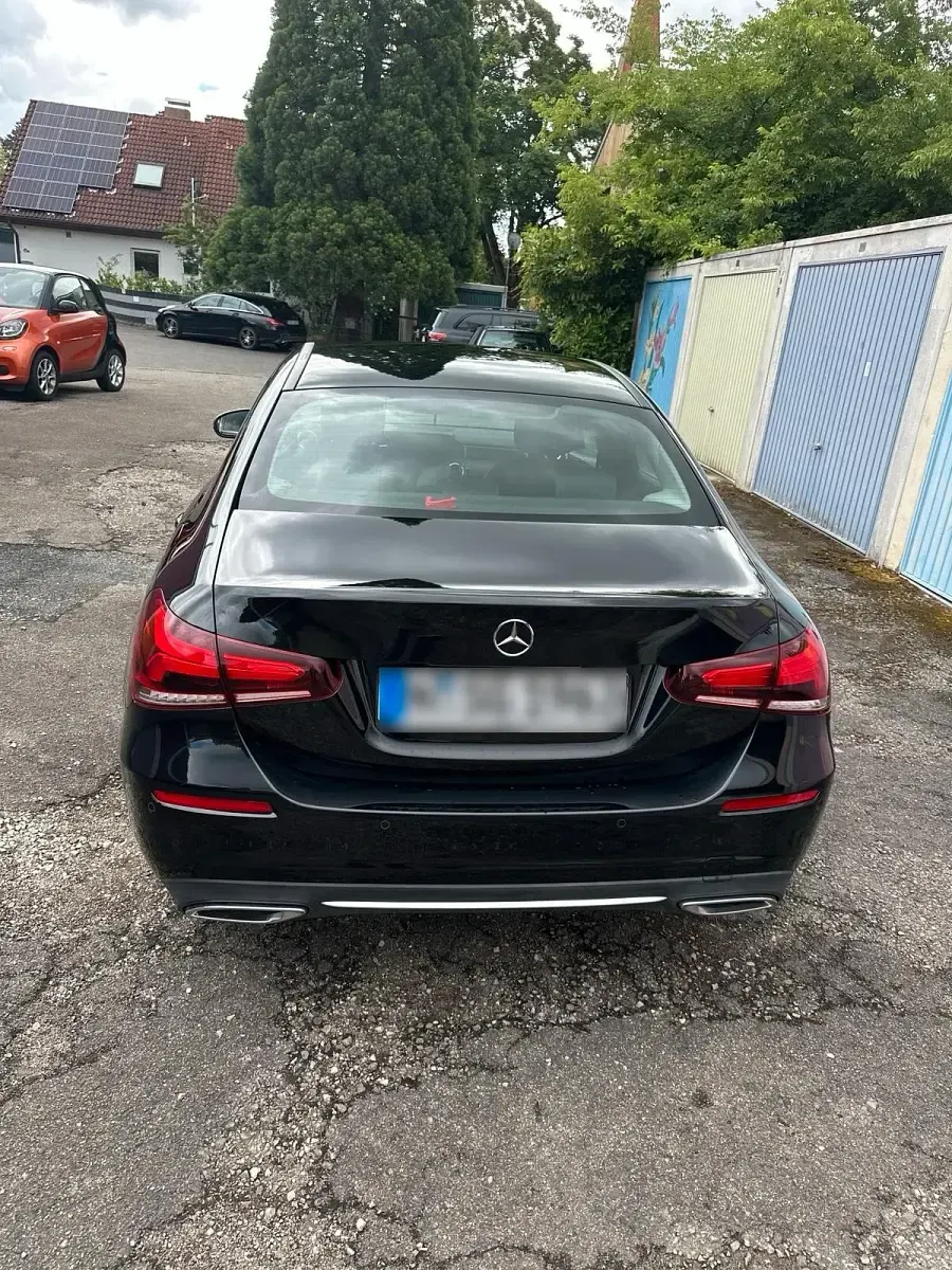 Gebraucht Mercedes A200 163 PS (119 kW) 2019 Schwarz Limousine