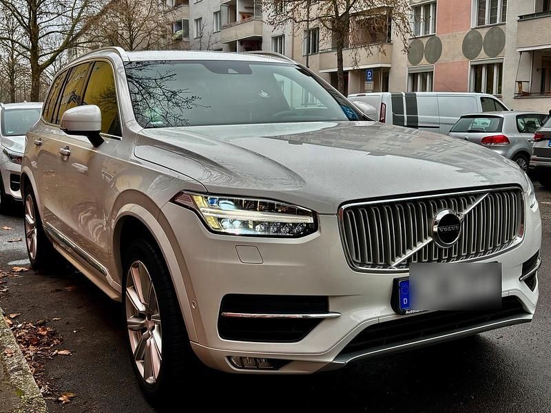 Weiß Gebraucht 2018 Volvo XC90 Inscription SUV | 28.900 € (Guter Preis) - Bild 1/4