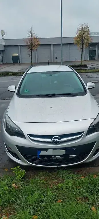 Gebraucht Opel Astra Selection 110 PS (80 kW) 2014 Grau Limousine
