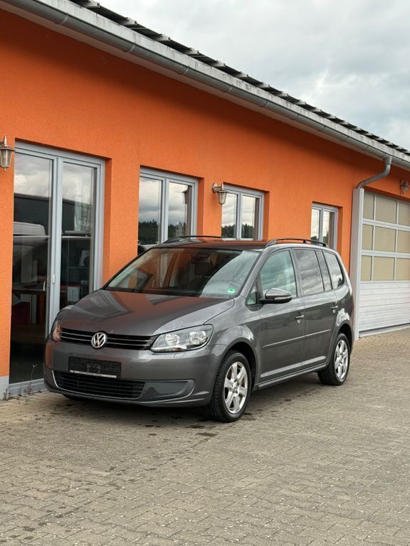 Grau Gebraucht 2011 VW Touran Trendline Van / Kleinbus | 4.550 € (Fairer Preis) - Bild 1/4