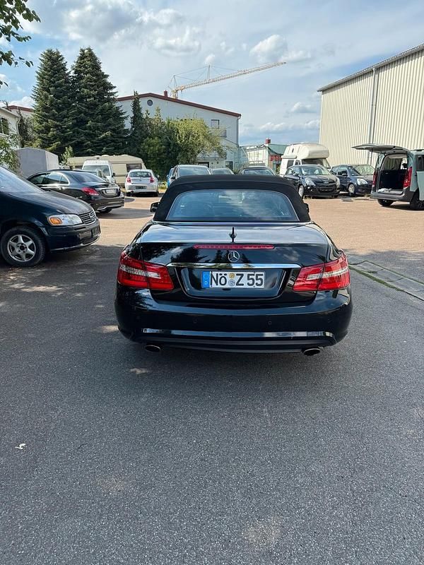 Schwarz Gebraucht 2012 Mercedes E350 Cabrio | 18.500 € (Etwas zu teuer) - Bild 1/4