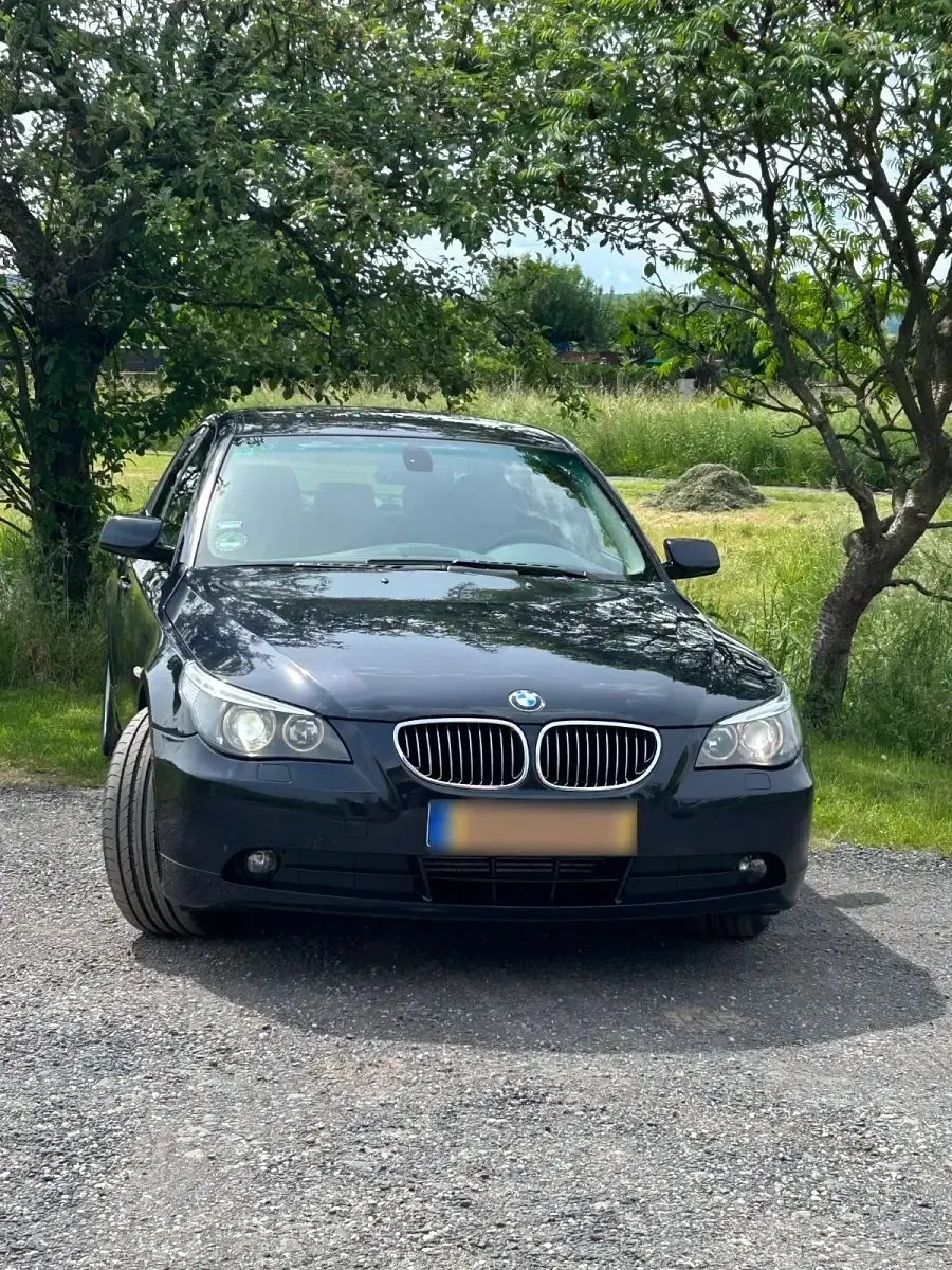 Gebraucht BMW 523 177 PS (130 kW) 2006 Blau Limousine