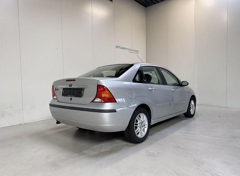 Usata Ford Focus 101 CV (74 kW) 2002 Grigio Berlina
