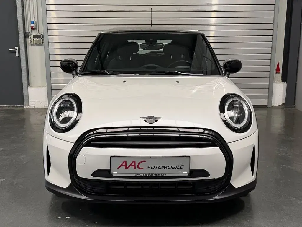 Gebraucht Mini Cooper Classic 136 PS (100 kW) 2023 Weiß Kleinwagen