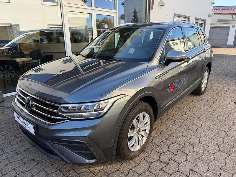 Grau Gebraucht 2023 VW Tiguan Allspace Life SUV | 31.900 € (Fairer Preis) - Bild 1/4