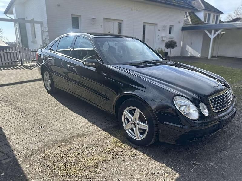 Gebraucht Mercedes E270 Classic 177 PS (130 kW) 2004 Schwarz Limousine