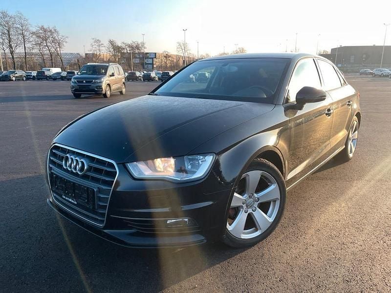 Schwarz Gebraucht 2014 Audi A3 Ambition Limousine | 7.800 € (Superpreis) - Bild 1/4