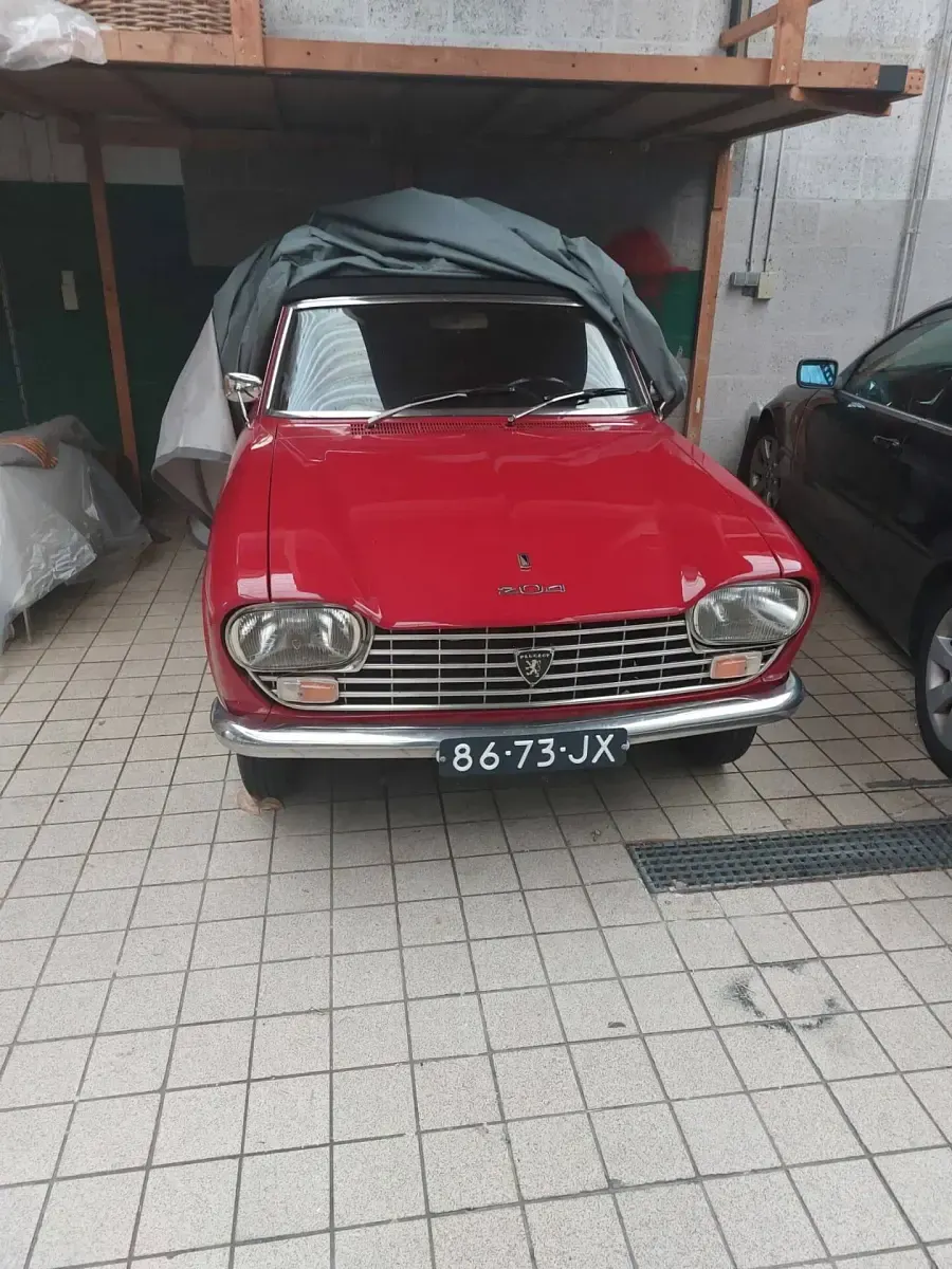 Gebraucht Peugeot 204 53 PS (38 kW) 1967 Rot Limousine