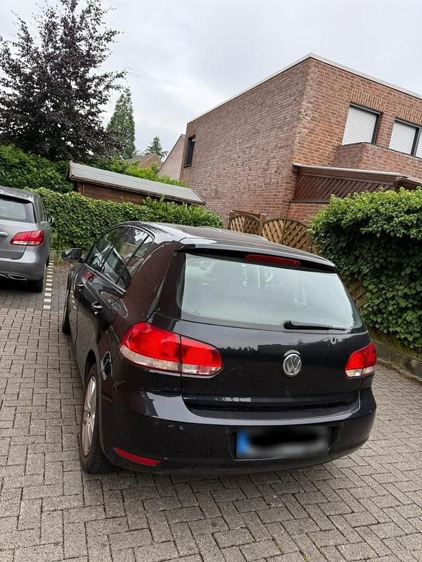 Gebraucht VW Golf VI 80 PS (58 kW) 2009 Schwarz Kleinwagen
