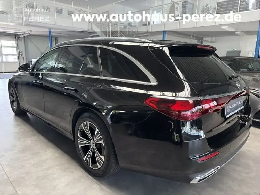 Gebraucht Mercedes 200 Avantgarde 227 PS (166 kW) 2024 Obsidianschwarz (metallic) Kombi