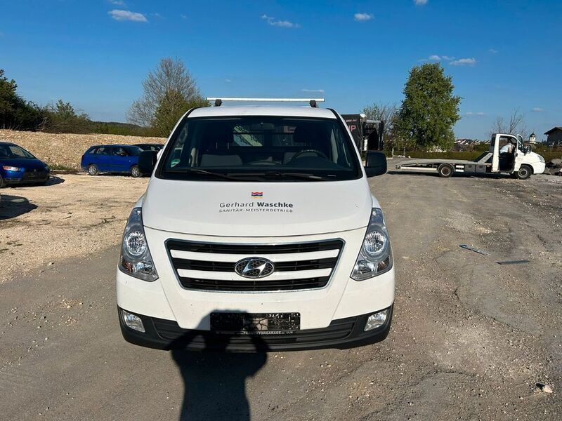 Weiß Gebraucht 2016 Hyundai H-1 Van / Kleinbus | 5.790 € (Superpreis) - Bild 1/4