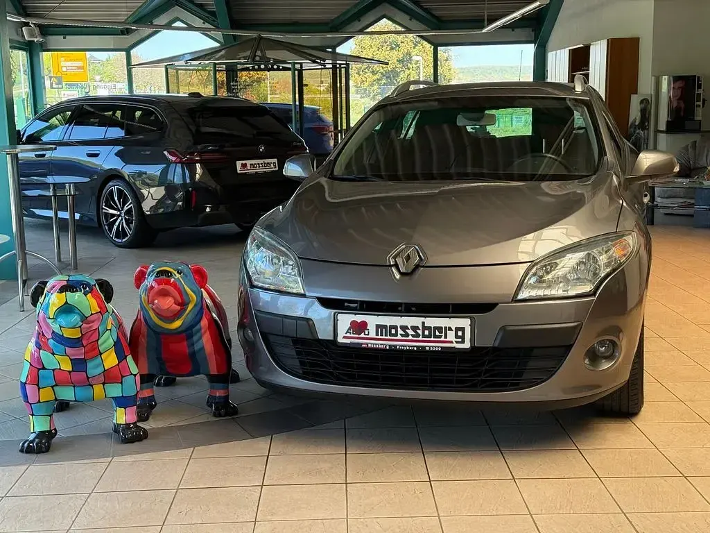Gebraucht Renault Mégane III Dynamique 110 PS (80 kW) 2011 Grau Limousine