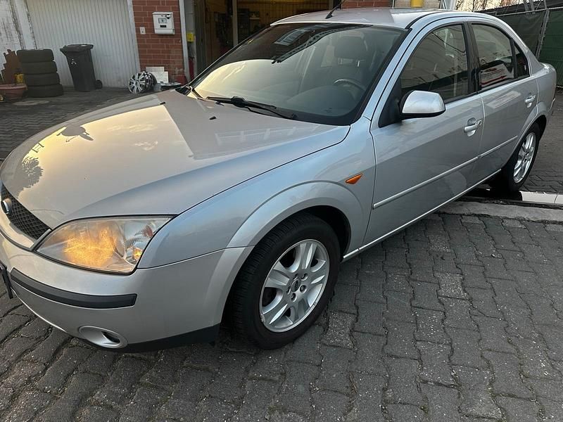 Gebraucht Ford Mondeo Ghia 2001 Silber Limousine