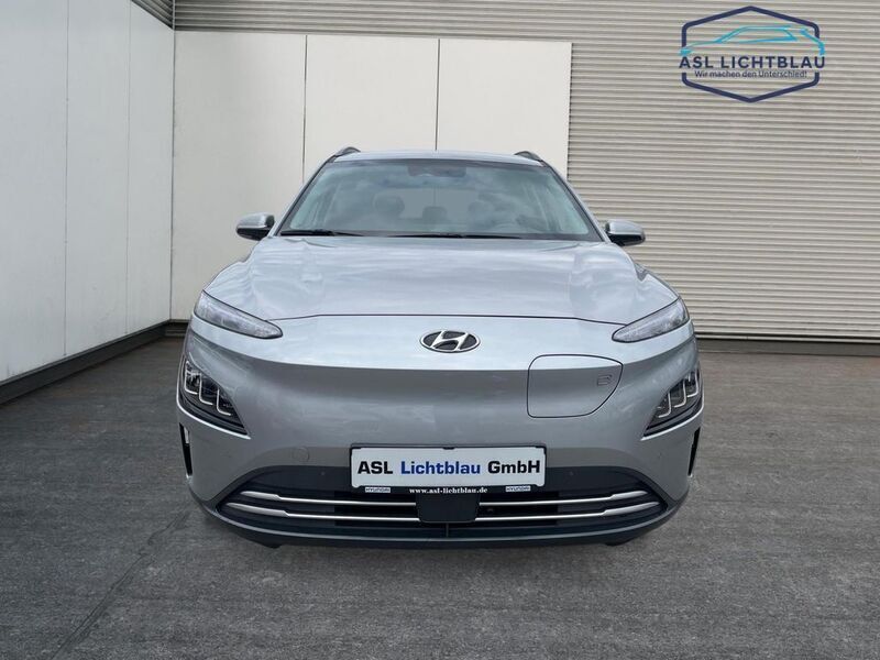 Gebraucht Hyundai Kona Trend 150 kW (204 PS) 2021 Shimmering silver SUV