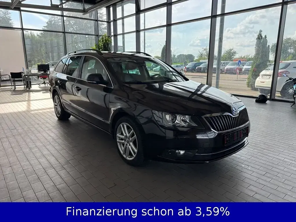 Gebraucht Skoda Superb Business Line 140 PS (102 kW) 2013 Braun Kombi