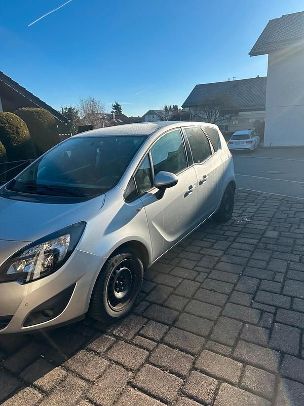 Gebraucht Opel Meriva 120 PS (88 kW) 2011 Silber Van / Kleinbus
