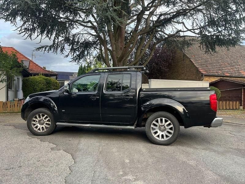 Gebraucht Nissan Navara 231 PS (169 kW) 2011 Schwarz Pickup