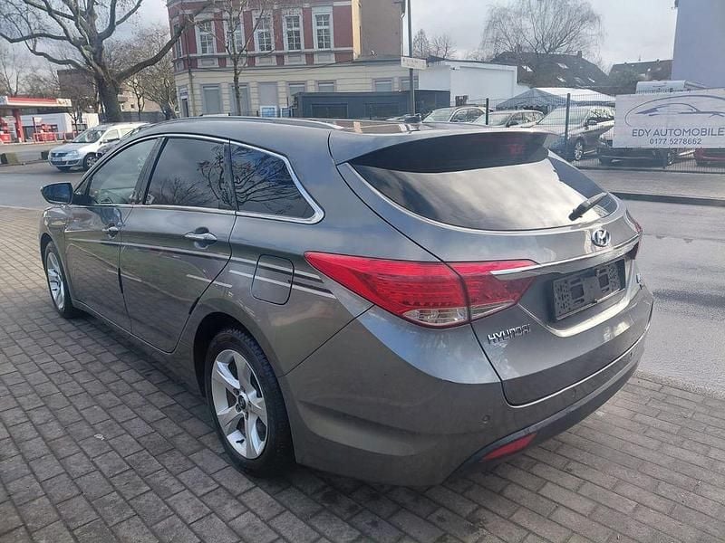 Gebraucht Hyundai i40 Edition 136 PS (100 kW) 2014 Grau Kombi
