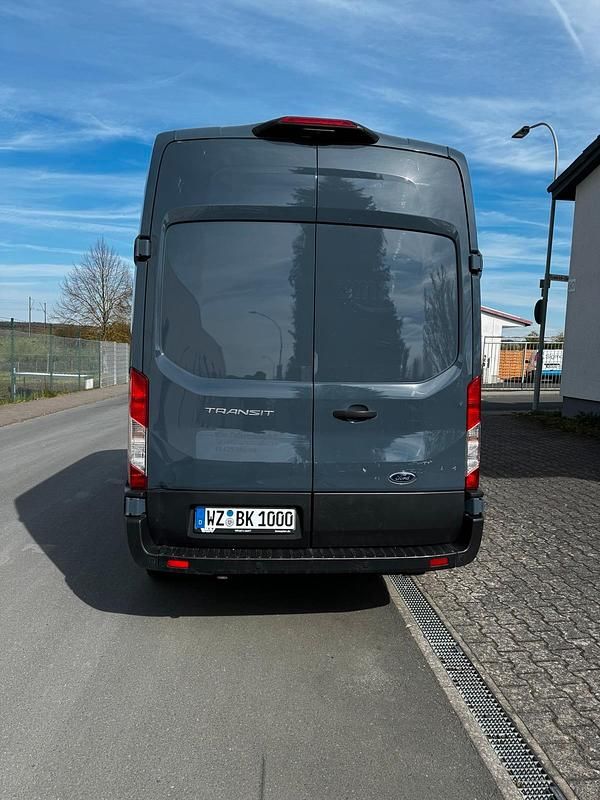 Second-hand Ford Transit 131 CP (96 kW) 2020 Albastru Monovolum