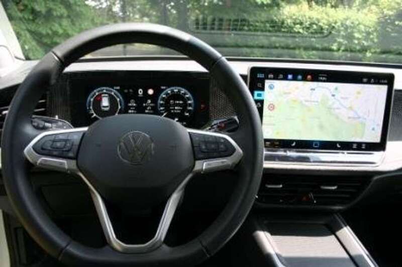 Weiß Gebraucht 2024 VW Passat Kombi | 31.900 € (Guter Preis) - Bild 1/4