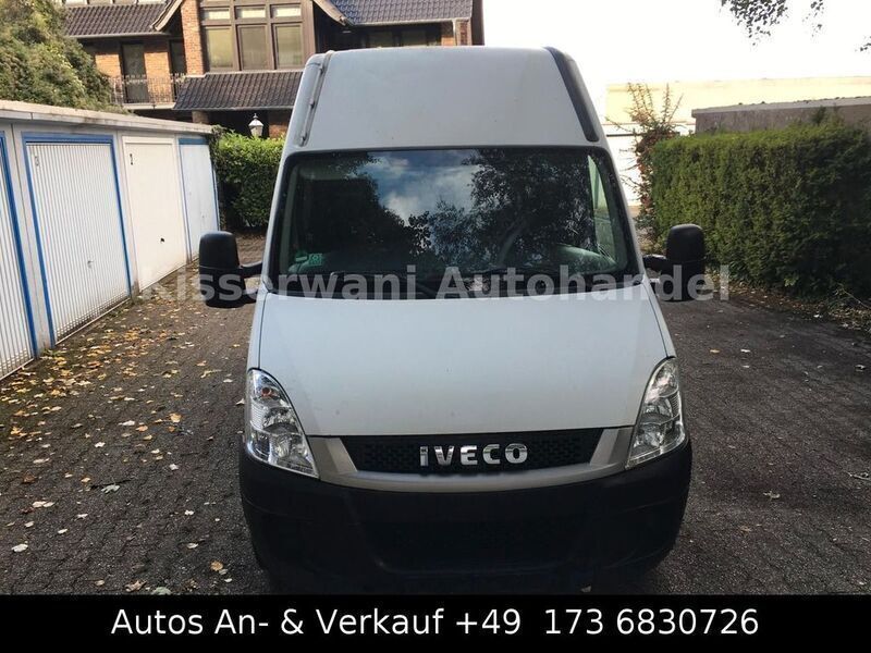 Gebraucht Iveco Daily 126 PS (92 kW) 2011 Weiß Van / Kleinbus