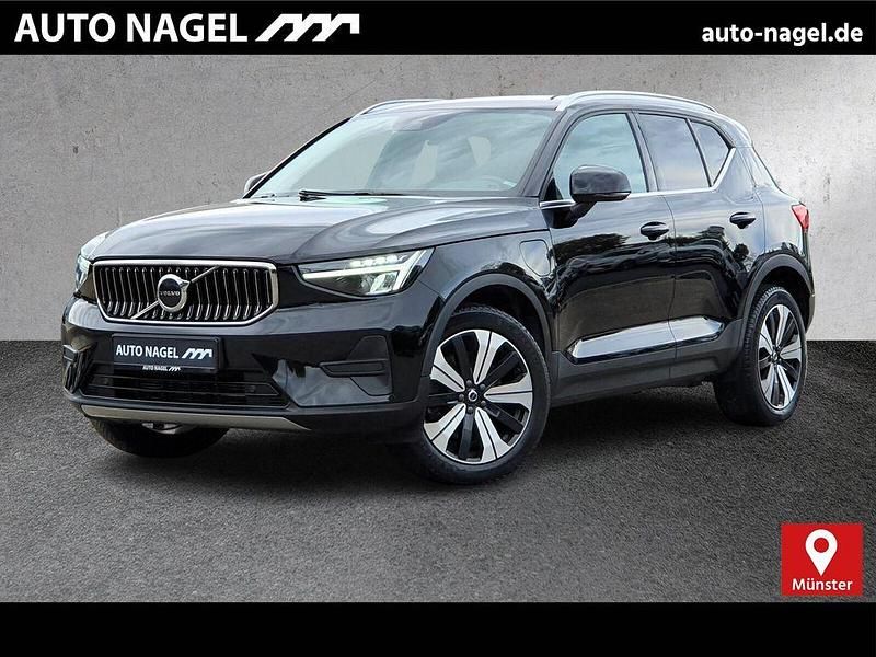 Black solid (stone) / solid Gebraucht 2022 Volvo XC40 SUV | 27.100 € (Guter Preis) - Bild 1/4