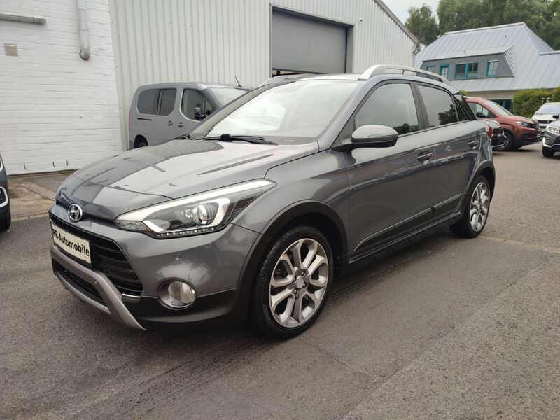 Grau Gebraucht 2019 Hyundai i20 Active Limousine | 15.480 € (Fairer Preis) - Bild 1/4