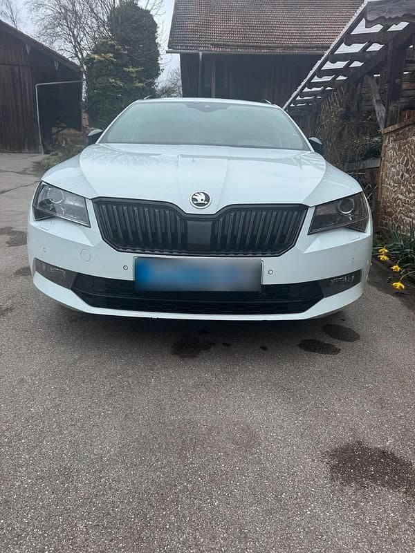 Gebraucht Skoda Superb SportLine 190 PS (139 kW) 2017 Weiß Kombi