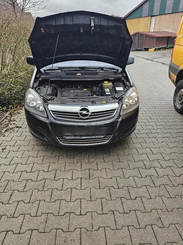 Gebraucht Opel Zafira 115 PS (84 kW) 2012 Schwarz Van / Kleinbus
