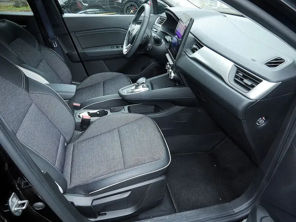 Gebraucht Renault Captur Techno 140 PS (102 kW) 2023 Schwarz (metallic) SUV