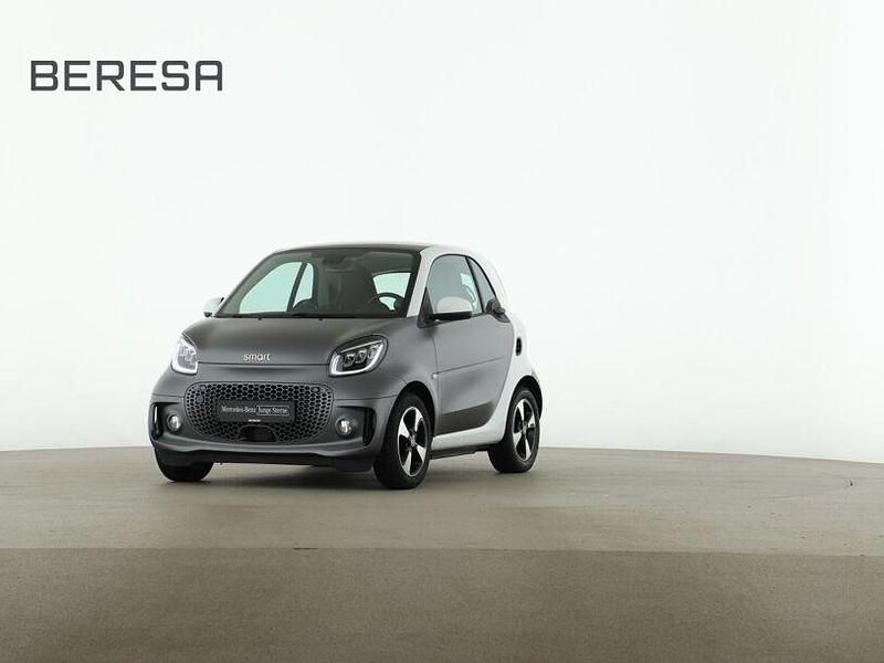 Grau Gebraucht 2021 Smart ForTwo Electric Drive Passion Coupé | 11.680 € (Fairer Preis) - Bild 1/4