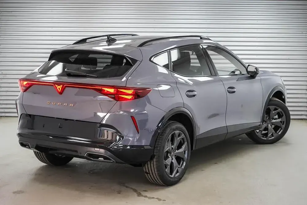 Neu Cupra Formentor 204 PS (150 kW) 2026 Graphene grau metallic (r6) SUV