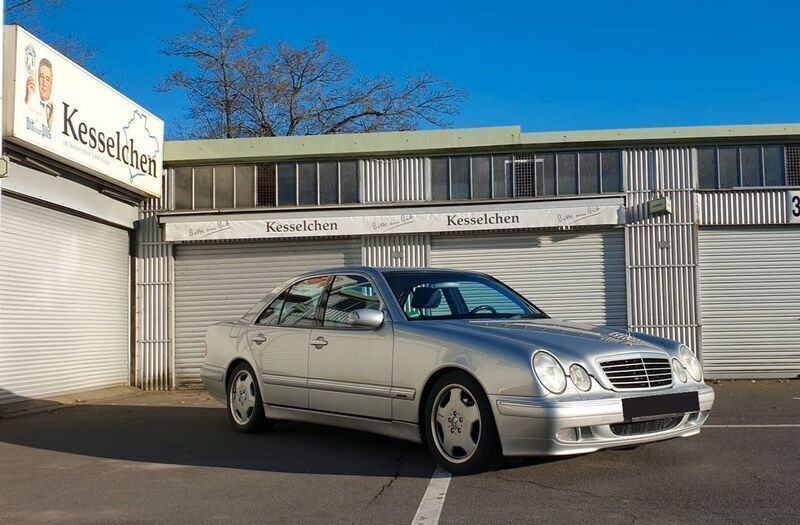 Silber Gebraucht 2000 Mercedes E200 Avantgarde Limousine | 2.450 € (Fairer Preis) - Bild 1/4