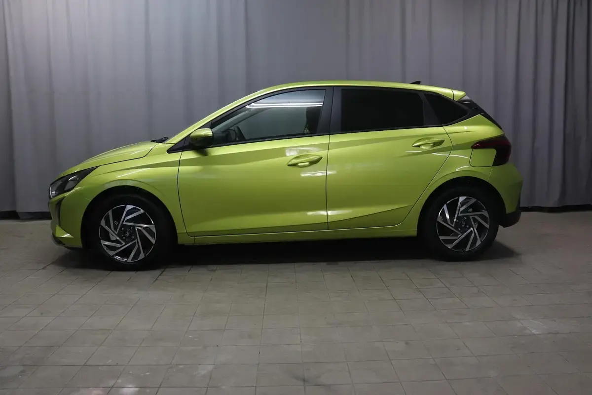 Gebraucht Hyundai i20 101 PS (74 kW) 2024 Gelb Limousine